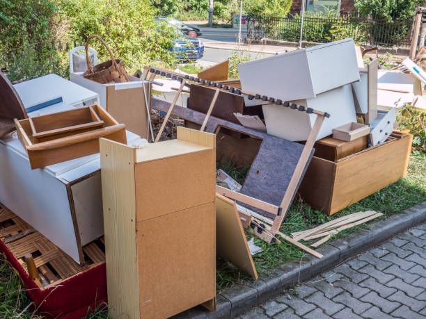 Best Yard Waste Removal  in Williamstown, WV